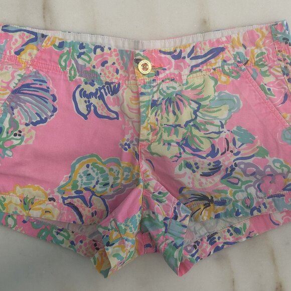 Lilly Pulitzer Coral Reef Island Kerrie Short - Size 8. - Picture 1 of 5